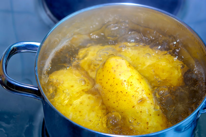 Kartoffeln im Kochtopf